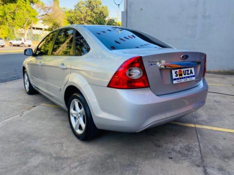 FORD Focus Sedan 2.0 16V 4P GLX AUTOM�TICO, Foto 9