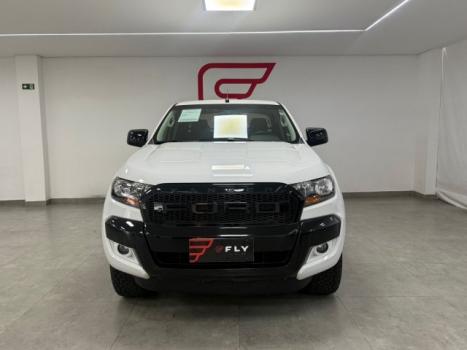 FORD Ranger 2.2 16V XLS DIESEL 4X4 CABINE DUPLA AUTOMTICO, Foto 3