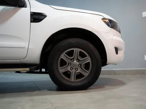 FORD Ranger 2.2 16V XLS DIESEL 4X4 CABINE DUPLA AUTOM�TICO, Foto 3