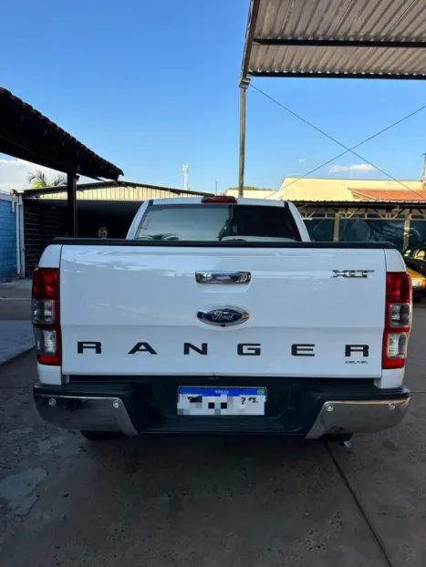 FORD Ranger 3.2 20V XLT 4X4 CABINE DUPLA TURBO DIESEL AUTOMÁTICO, Foto 4 FORD Ranger 3.2 20V XLT 4X4 CABINE DUPLA TURBO DIESEL AUTOMÁTICO, Foto 4