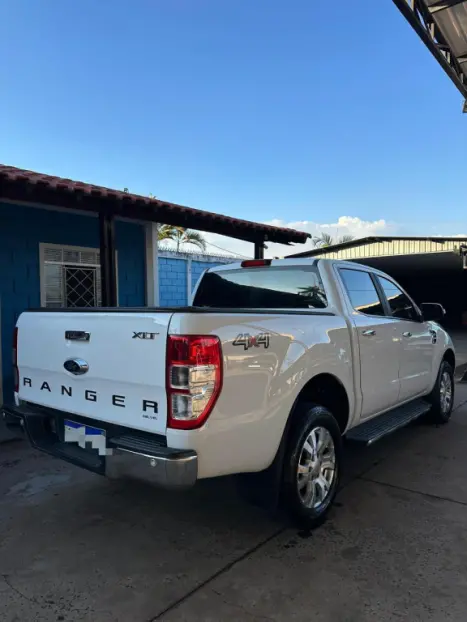 FORD Ranger 3.2 20V XLT 4X4 CABINE DUPLA TURBO DIESEL AUTOMÁTICO, Foto 5 FORD Ranger 3.2 20V XLT 4X4 CABINE DUPLA TURBO DIESEL AUTOMÁTICO, Foto 5