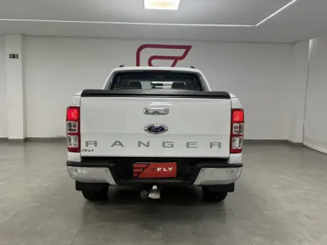 FORD Ranger 3.2 20V CABINE DUPLA 4X4 LIMITED TURBO DIESEL AUTOMTICO, Foto 14