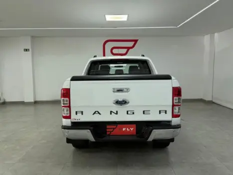 FORD Ranger 3.2 20V CABINE DUPLA 4X4 LIMITED TURBO DIESEL AUTOM�TICO, Foto 15