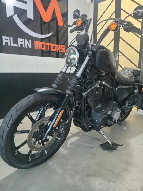 HARLEY DAVIDSON Sportster XL 883 IRON, Foto 2