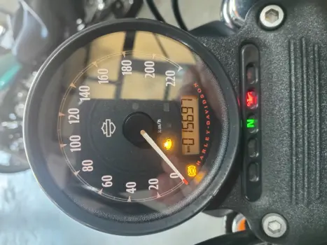 HARLEY DAVIDSON Sportster XL 883 IRON, Foto 8