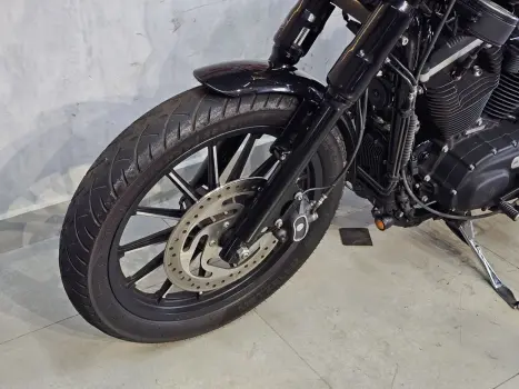 HARLEY DAVIDSON Sportster XL 883 IRON, Foto 15