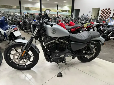 HARLEY DAVIDSON Sportster XL 883 IRON, Foto 2