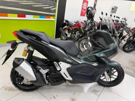 HONDA ADV 150 , Foto 2