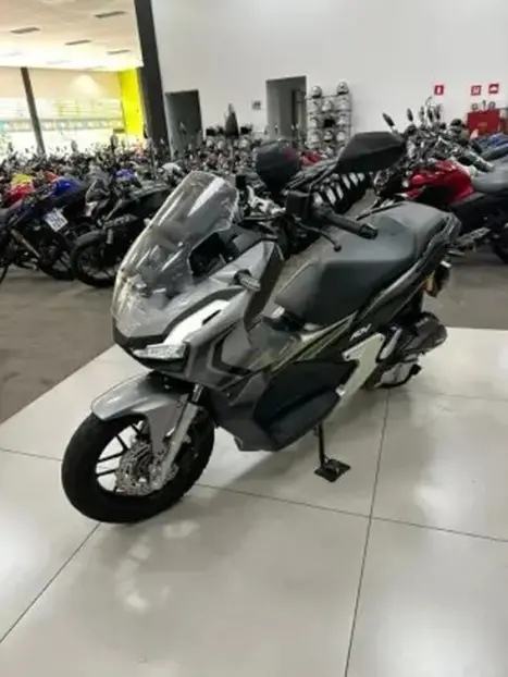 HONDA ADV 150 , Foto 8