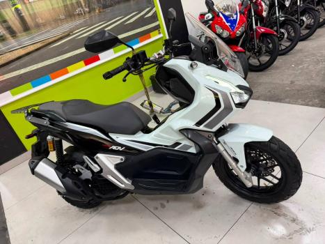 HONDA ADV 150 , Foto 2