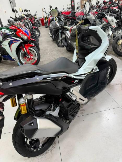 HONDA ADV 150 , Foto 3
