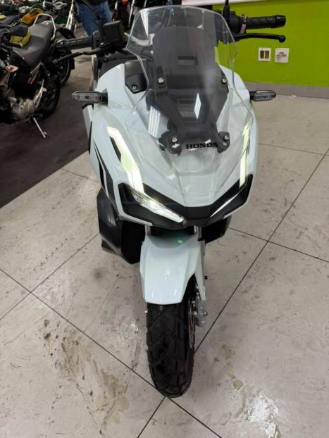 HONDA ADV 150 , Foto 4
