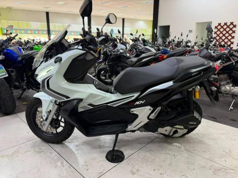 HONDA ADV 150 , Foto 5
