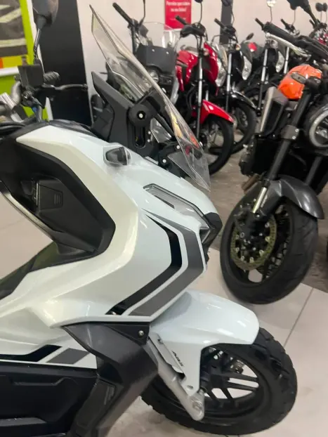 HONDA ADV 150 , Foto 5