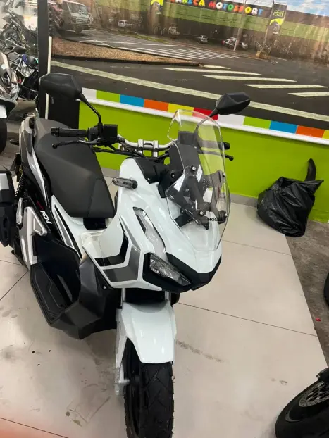 HONDA ADV 150 , Foto 6