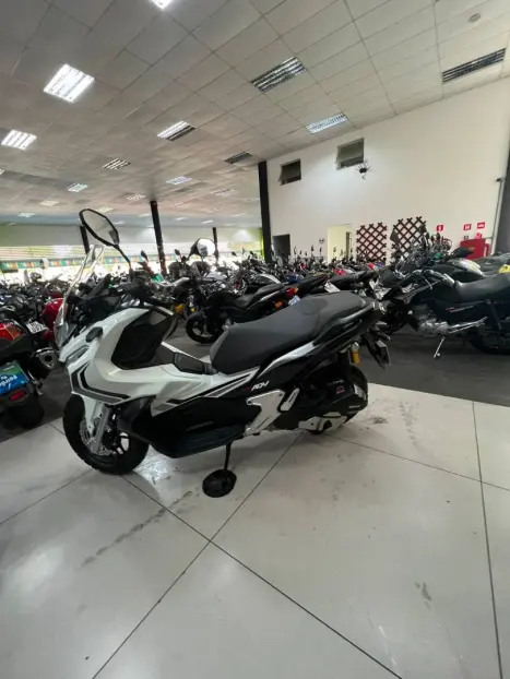 HONDA ADV 150 , Foto 9