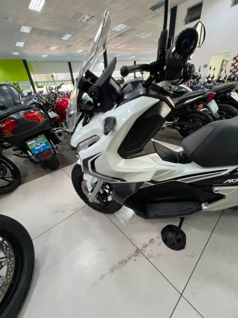 HONDA ADV 150 , Foto 10