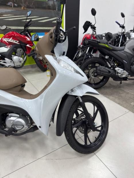 HONDA Biz 125 EX, Foto 2