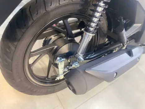 HONDA Biz 125 EX, Foto 6