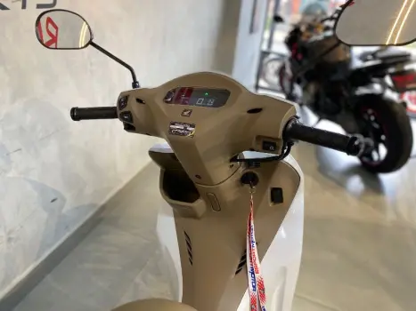 HONDA Biz 125 EX, Foto 10