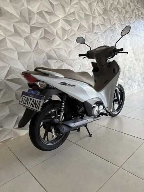HONDA Biz 125 EX, Foto 4