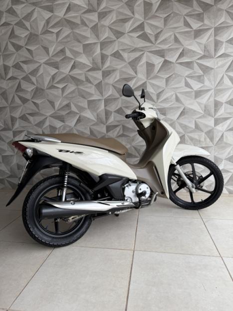 HONDA Biz 125 EX, Foto 4