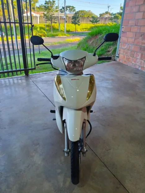 HONDA Biz 125 EX, Foto 2