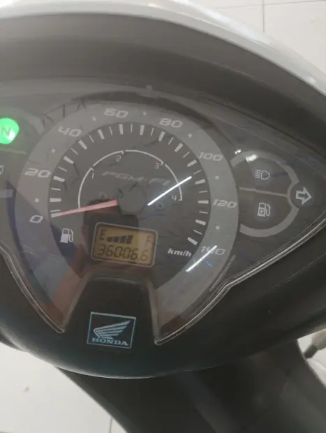 HONDA Biz 125 EX, Foto 4