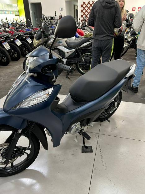 HONDA Biz 125 EX, Foto 2