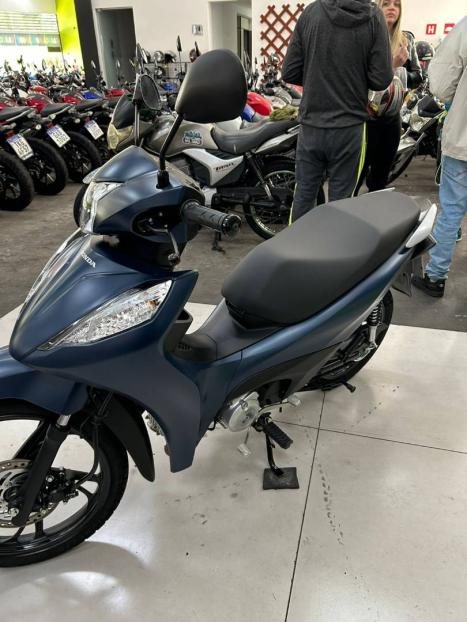 HONDA Biz 125 EX, Foto 2