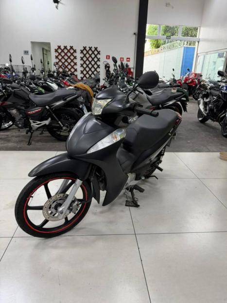 HONDA Biz 125 EX, Foto 6