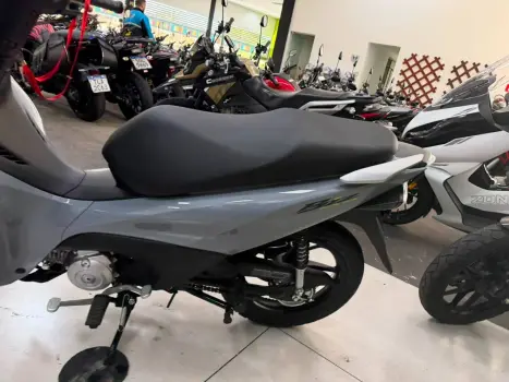 HONDA Biz 125 EX, Foto 3