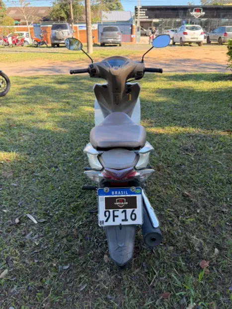HONDA Biz 125 EX, Foto 8