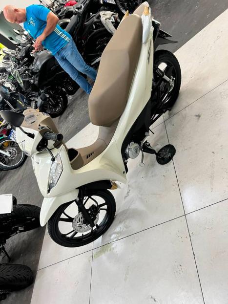 HONDA Biz 125 EX, Foto 3