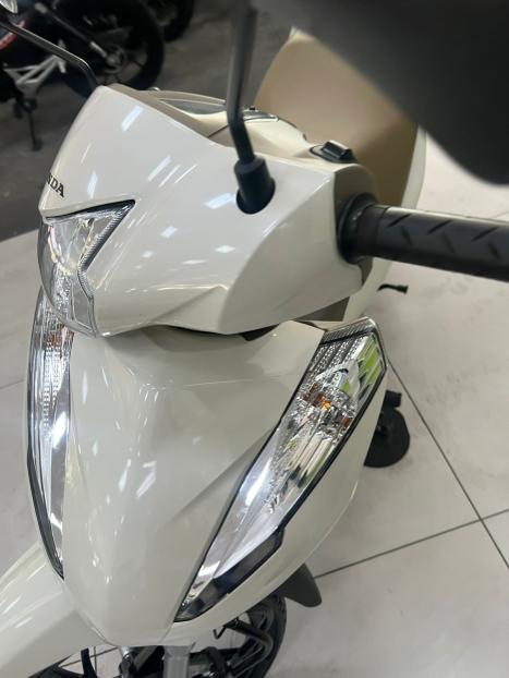 HONDA Biz 125 EX, Foto 3
