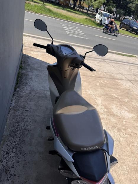 HONDA Biz 125 EX, Foto 3