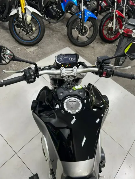 HONDA CB 1000 R ABS, Foto 4