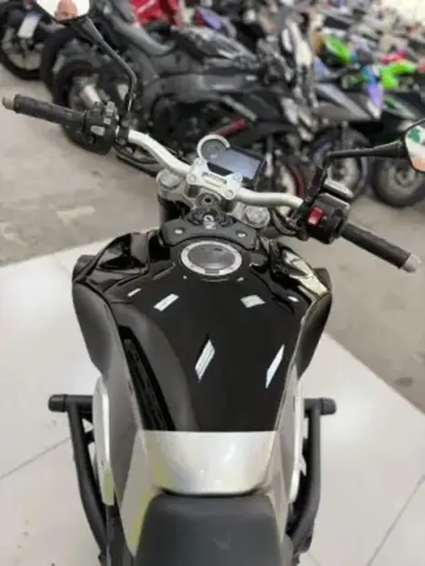 HONDA CB 1000 R ABS, Foto 4