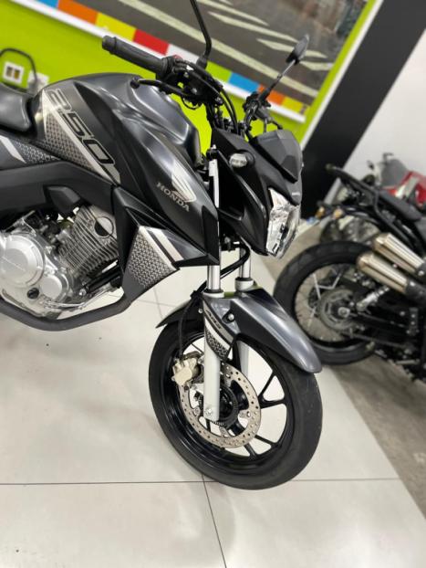 HONDA CB 250 F Twister FLEXONE, Foto 2