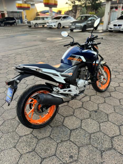 HONDA CB 250 F Twister FLEXONE, Foto 2