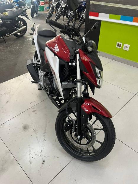 HONDA CB 250 F Twister , Foto 2