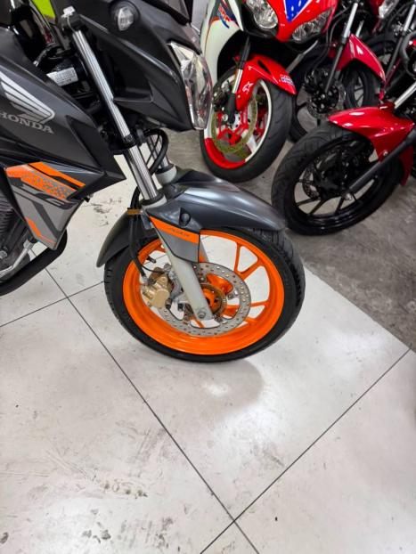 HONDA CB 250 F Twister , Foto 5