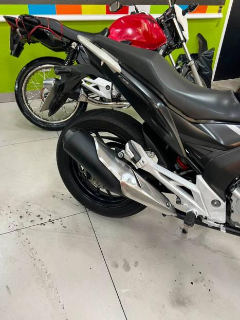 HONDA CB 250 F Twister , Foto 3