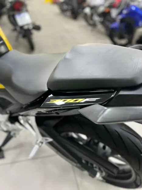 HONDA CB 300 F Twister FLEX ABS, Foto 2