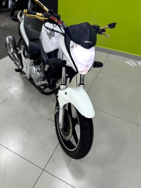 HONDA CB 300 R ESPECIAL EDITION, Foto 6