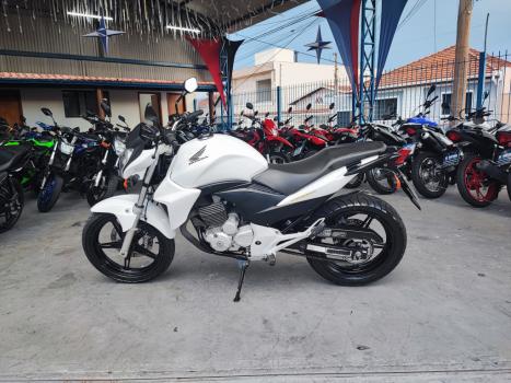 HONDA CB 300 R ESPECIAL EDITION, Foto 3