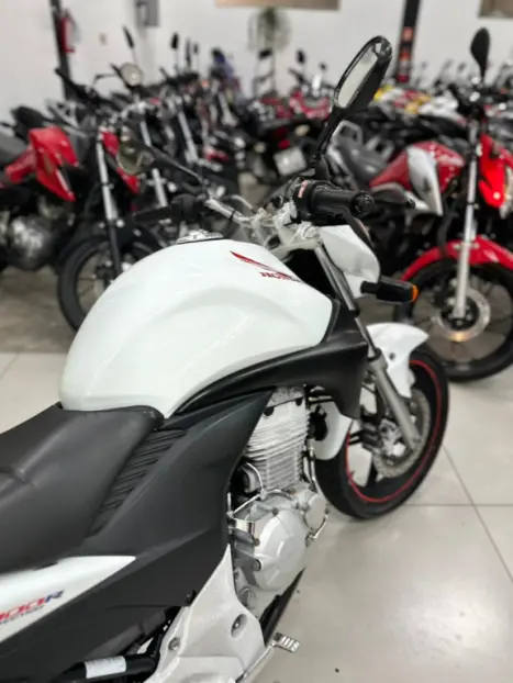 HONDA CB 300 R STD, Foto 10 HONDA CB 300 R STD, Foto 10