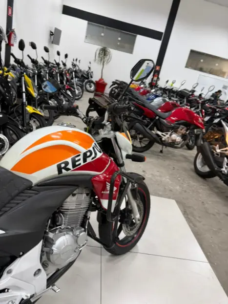 HONDA CB 300 R STD, Foto 13