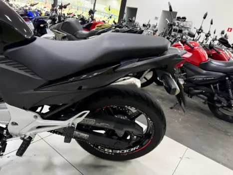 HONDA CB 300 R STD, Foto 11