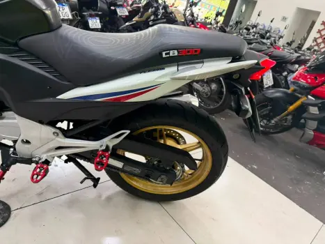 HONDA CB 300 R STD, Foto 9